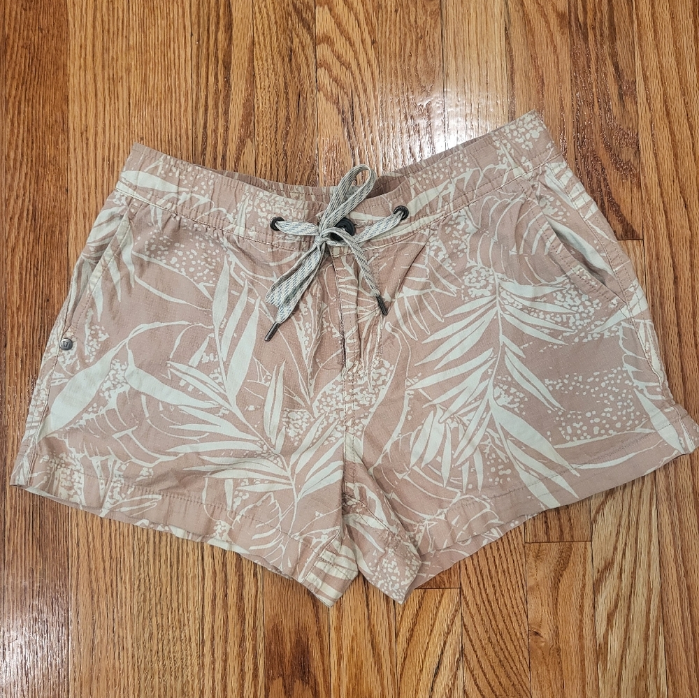 Women's Vuori Ripstop Shorts With Leaf Print